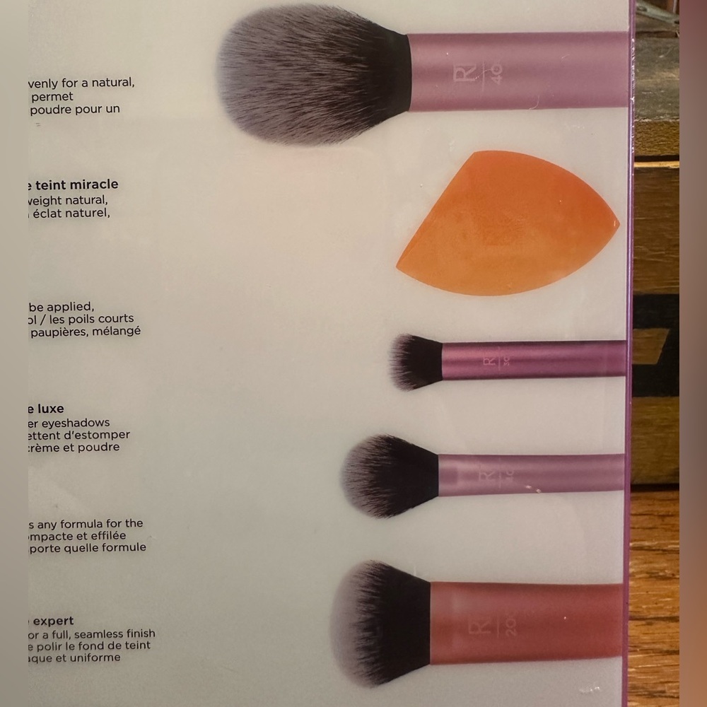 Real Techniques Everyday Essentials Set, a 5-piece - New - Picture 5 of 5